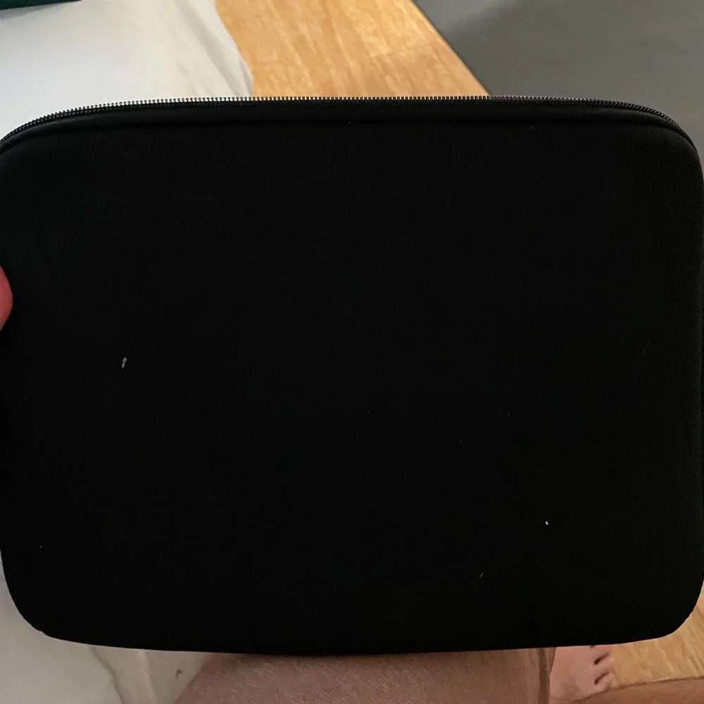 Like new laptop sleeve
